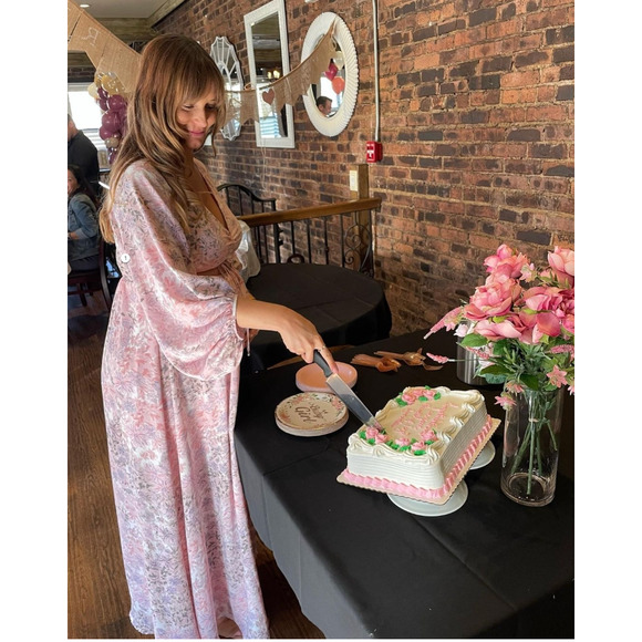 Pinkblush Pink Floral Front Cutout Maternity Maxi Dress Size Small - Picture 6 of 6